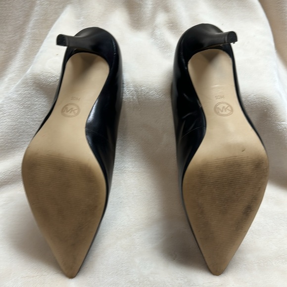 Michael Kors pointed toe heels - Picture 5 of 7